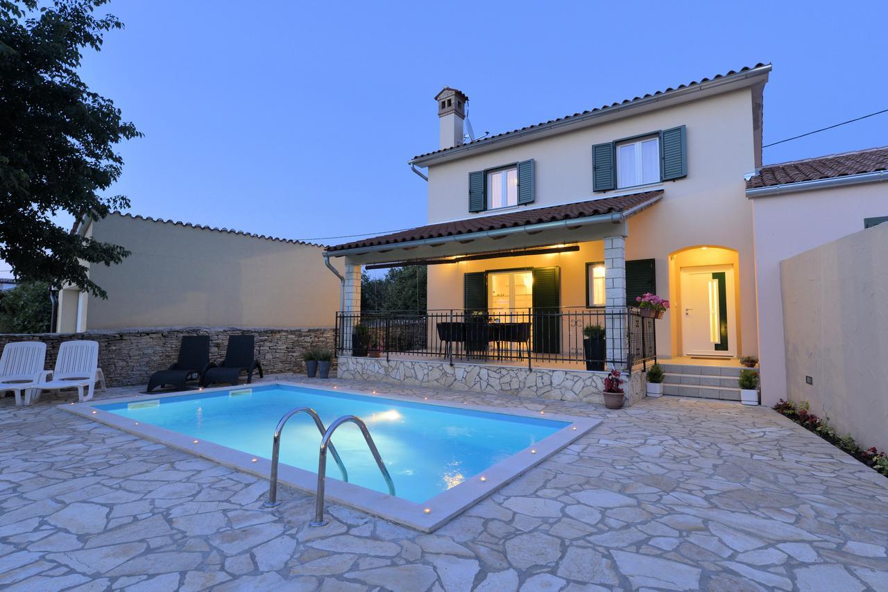 Villa Grguci カンファナル エクステリア 写真